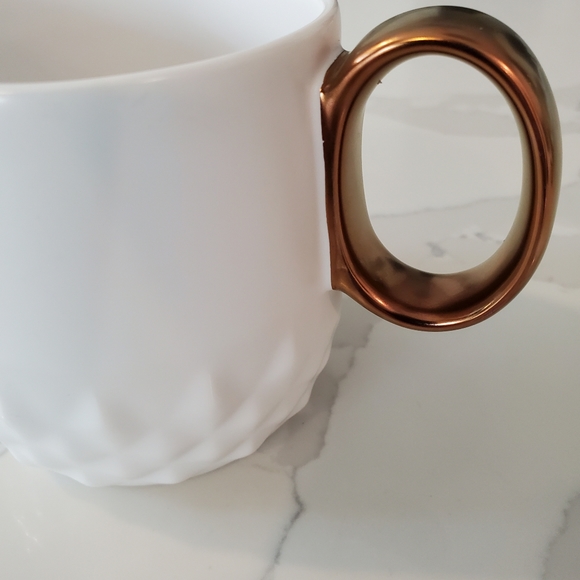 Starbucks Coffee Mug White,  Gold Handle, 2013 Diamond Embossed Textured Cup - Picture 6 of 9